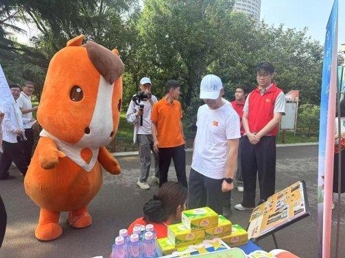 沪深策略 响应7.8全国保险公众宣传日，济南志愿者在行动